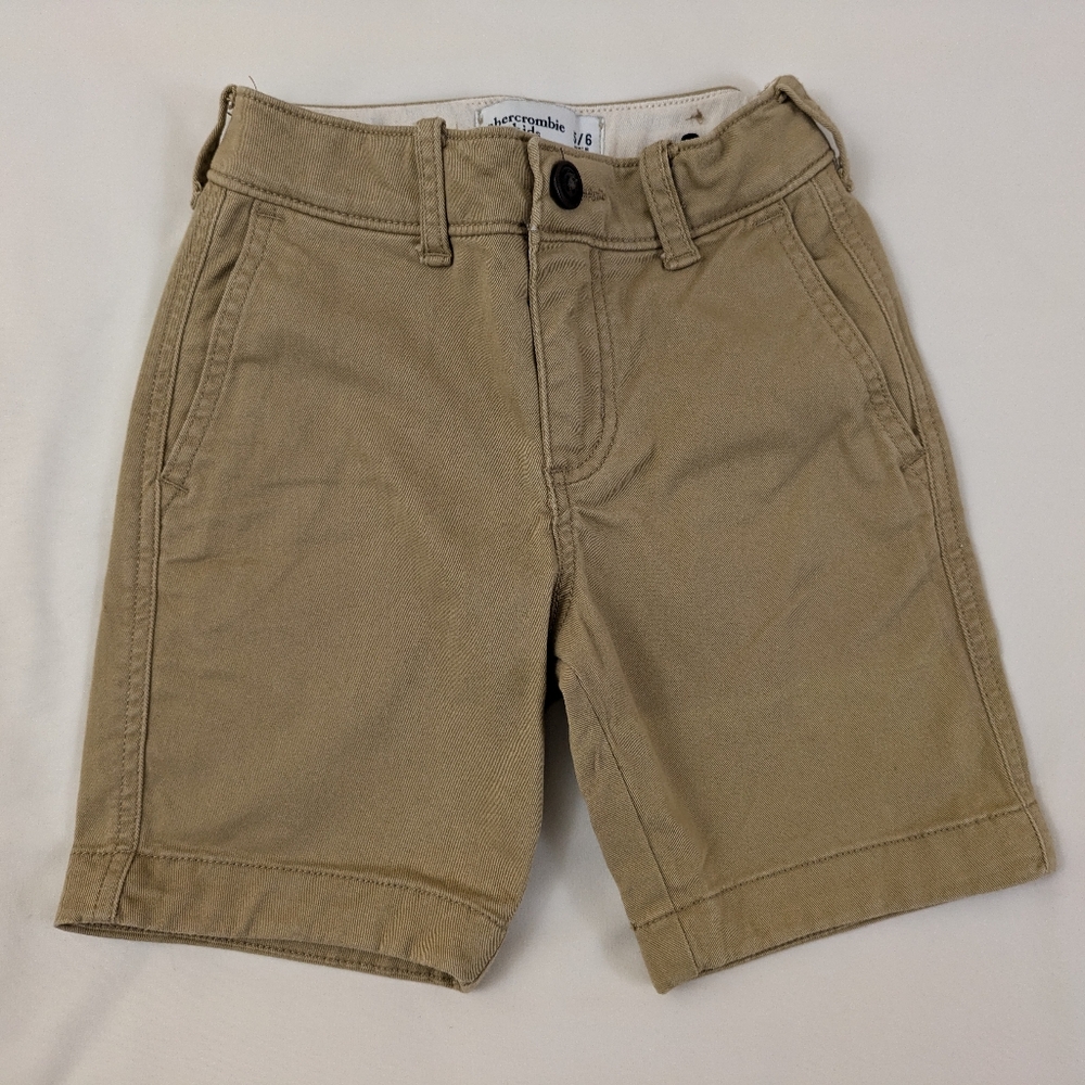 Abercrombie Khaki Shorts ~ 5/6